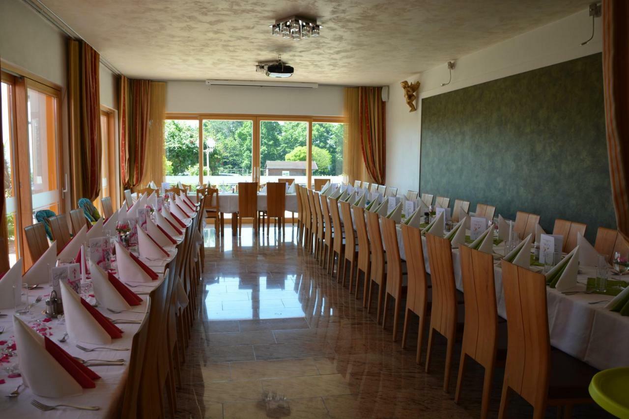 יאנרסדורף Pension Restaurant Rosenberg מראה חיצוני תמונה