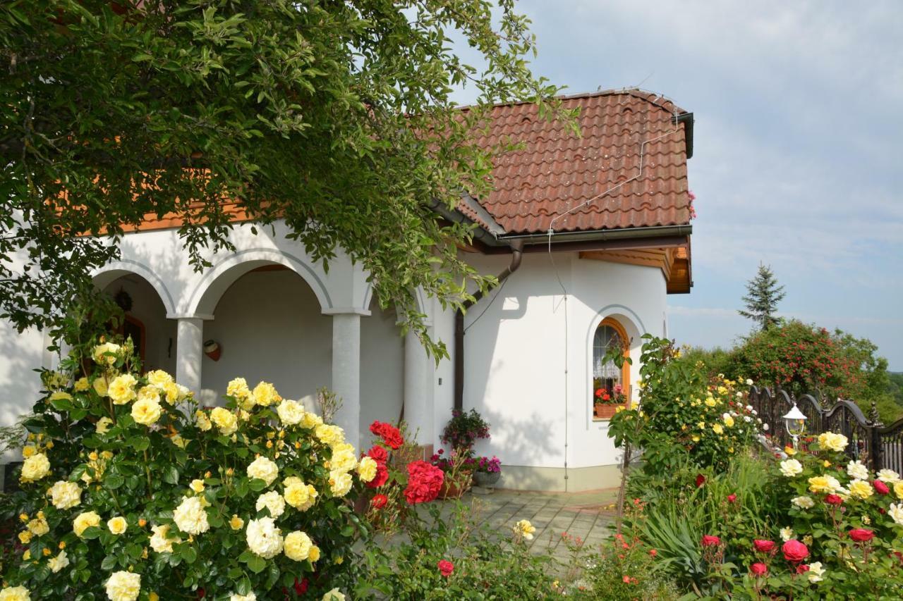 יאנרסדורף Pension Restaurant Rosenberg מראה חיצוני תמונה